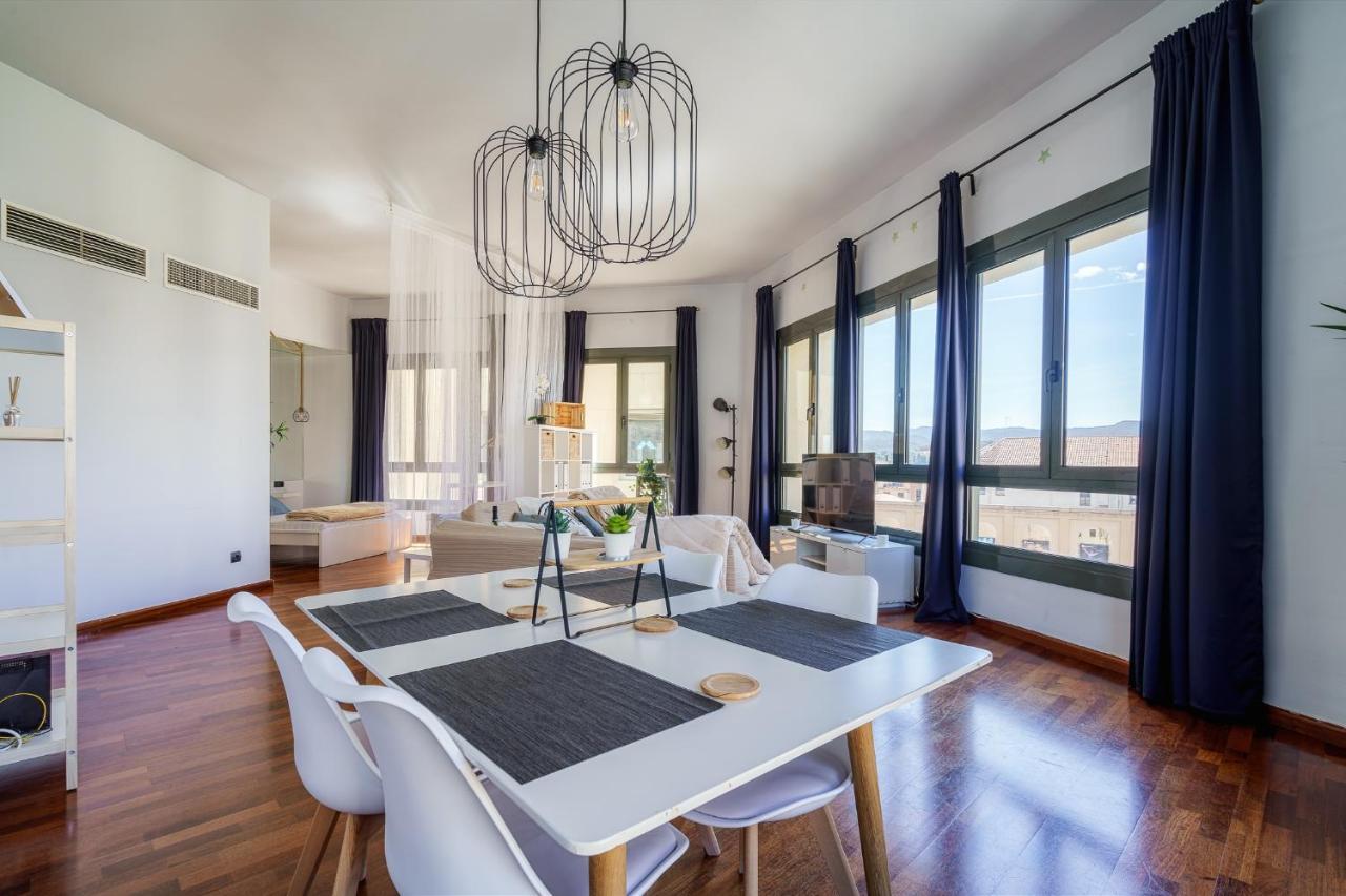 Espectacular Loft En Centrico Edificio Singular Apartment Manresa Exterior photo
