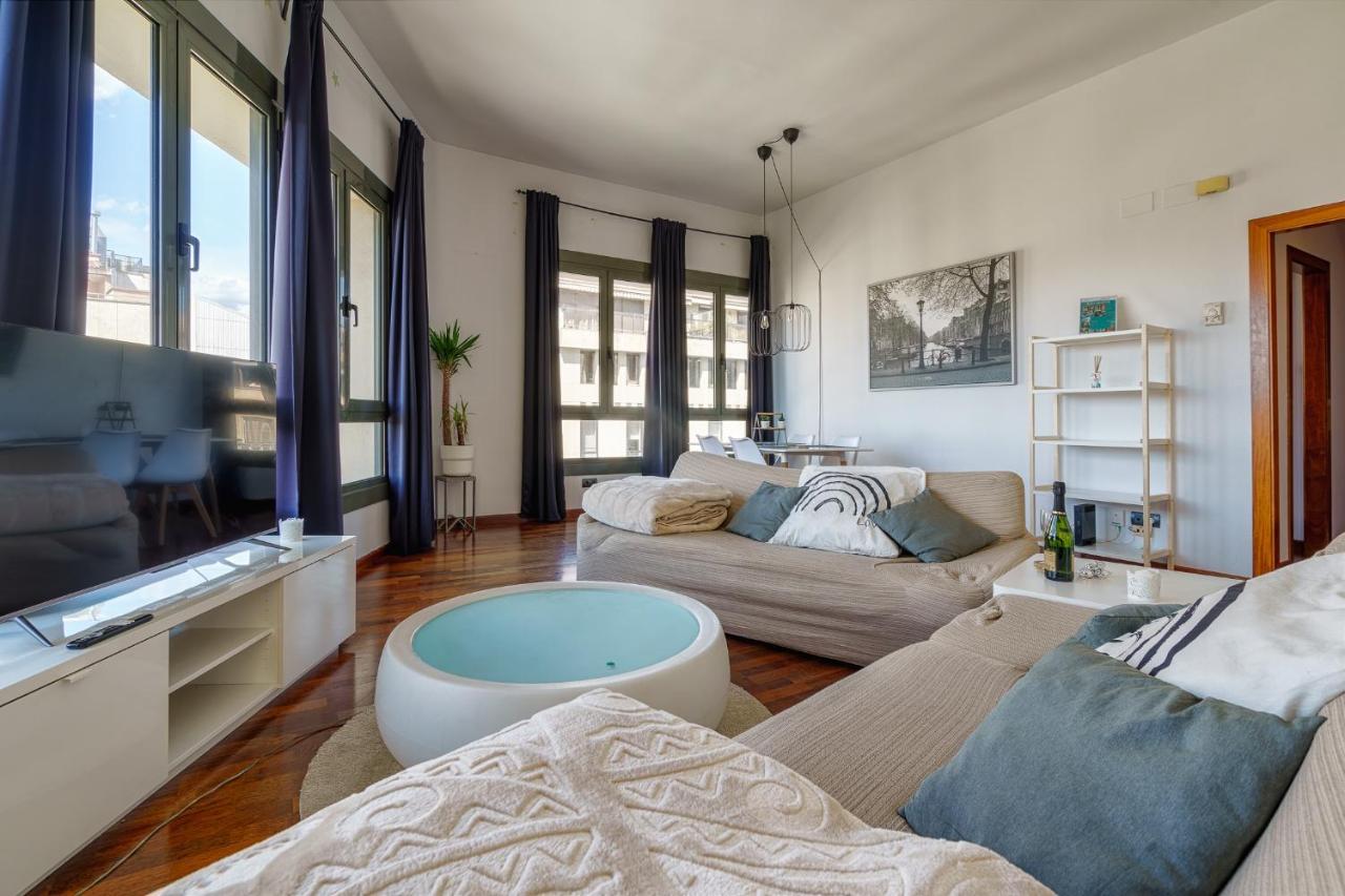 Espectacular Loft En Centrico Edificio Singular Apartment Manresa Exterior photo
